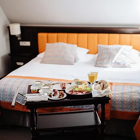 Wieniawa Hotel Leszno (Greater Poland)